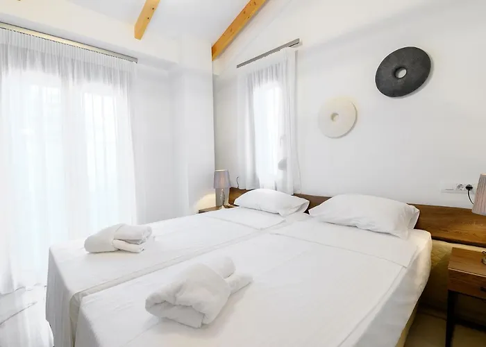 Momento Luxury Walking Distance From The Nikiana