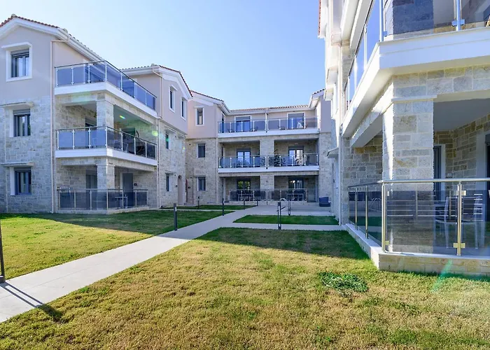 Momento Luxury Walking Distance From The Nikiana