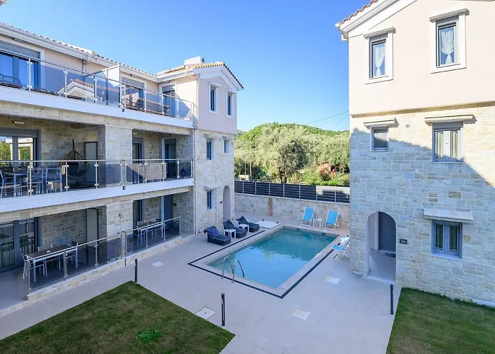 Momento Luxury Walking Distance From The Nikiana