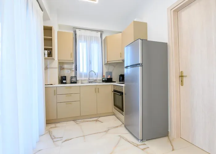 Momento Luxury Walking Distance From The Nikiana