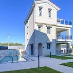 Momento Luxury Walking Distance From The Apartman