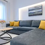 Apartman Momento Luxury Walking Distance From The Nikiána
