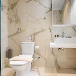 Momento Luxury Walking Distance From The Apartman