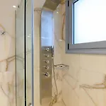 Momento Luxury Walking Distance From The Apartman Nikiána