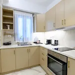 Momento Luxury Walking Distance From The *