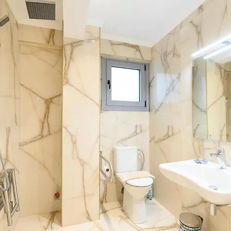 Momento Luxury Walking Distance From The Apartmán Nikiana