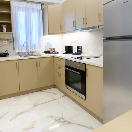 Momento Luxury Walking Distance From The